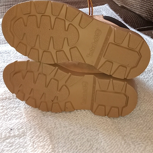 Timberland kids boot, size 13.5, pre loved cond. Waterproof, Unisex - Picture 4 of 9